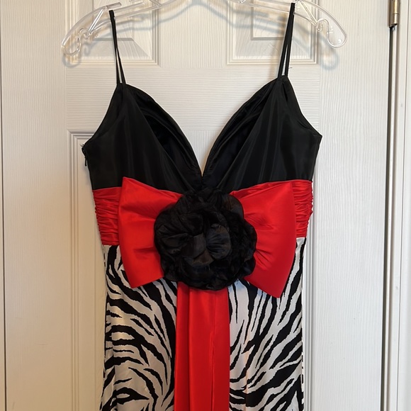 Jovani Silk Prom Dress - Picture 3 of 10